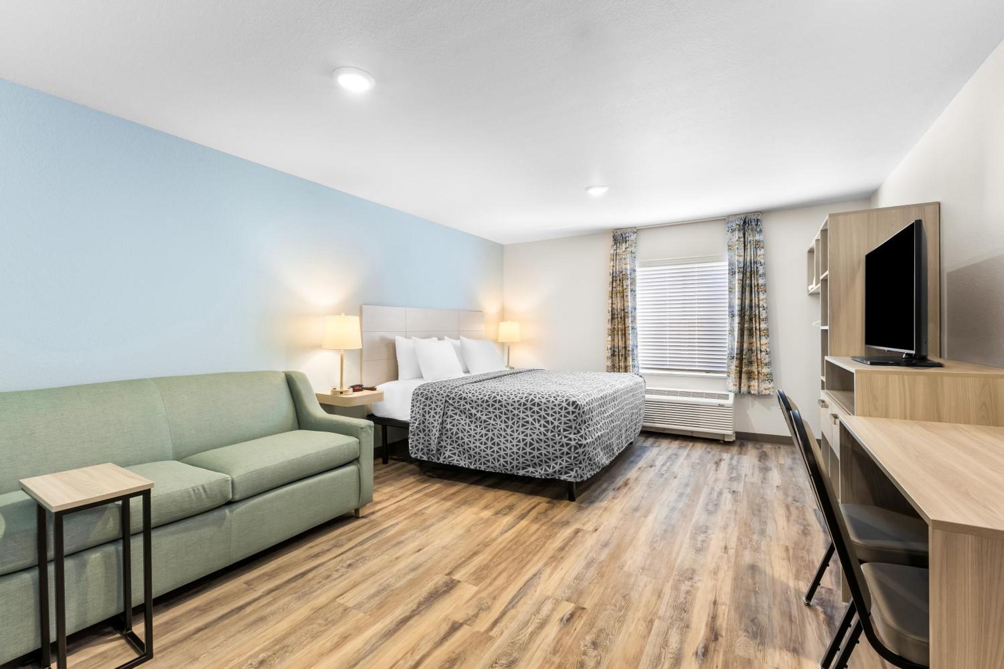 Hotel Woodspring Salt 2*